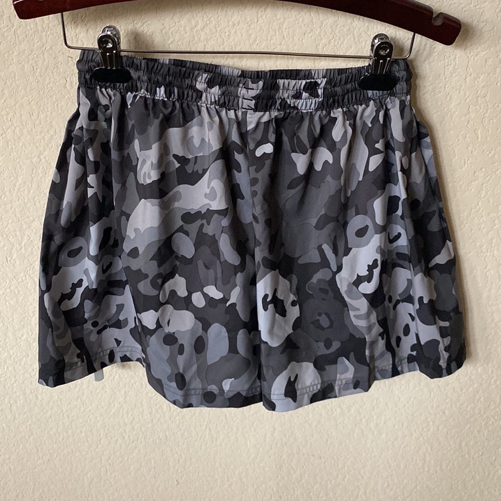 Women's adidas High-Waisted Graphic Shorts Size S - Picture 8 of 10